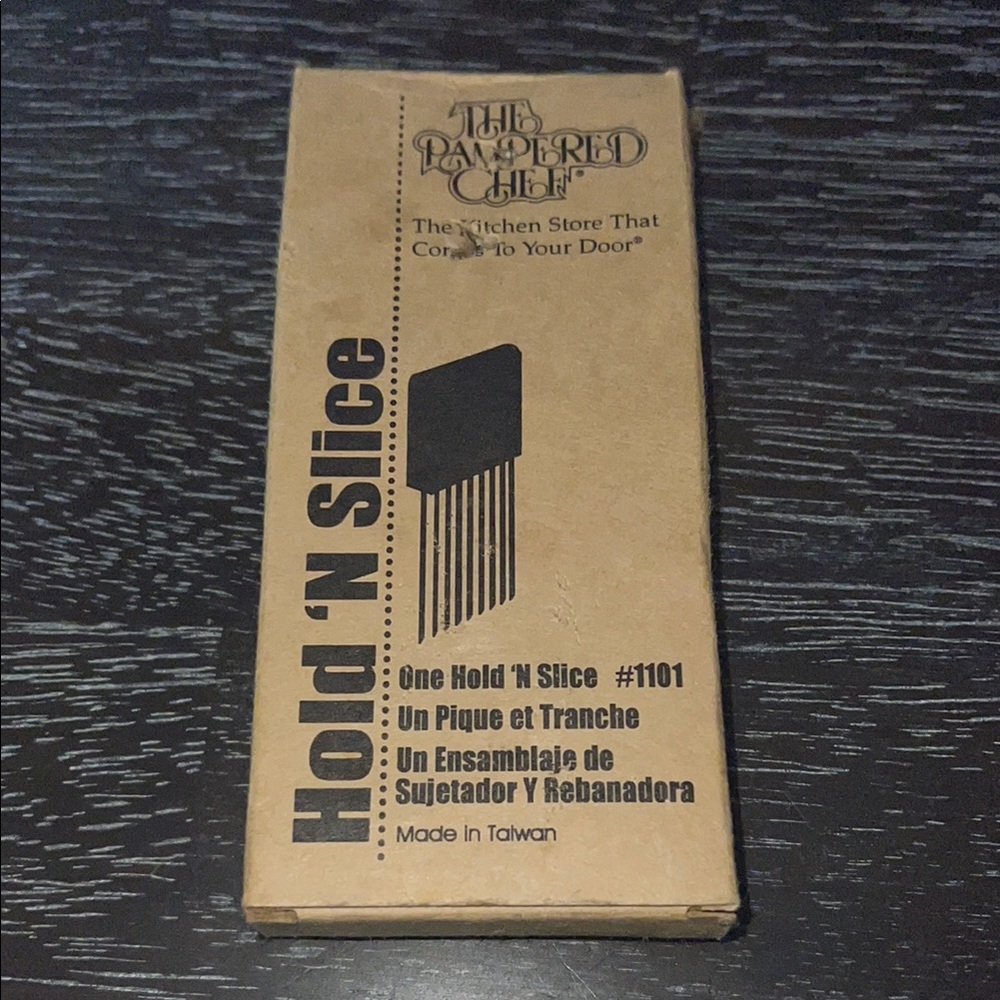 The Pampered Chef Hold 'N Slice